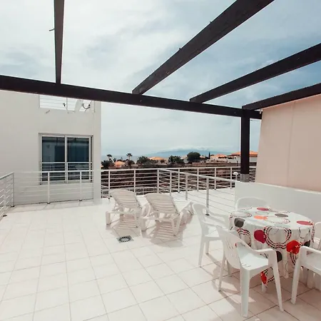 Duplex With Ocean View 아파트 *